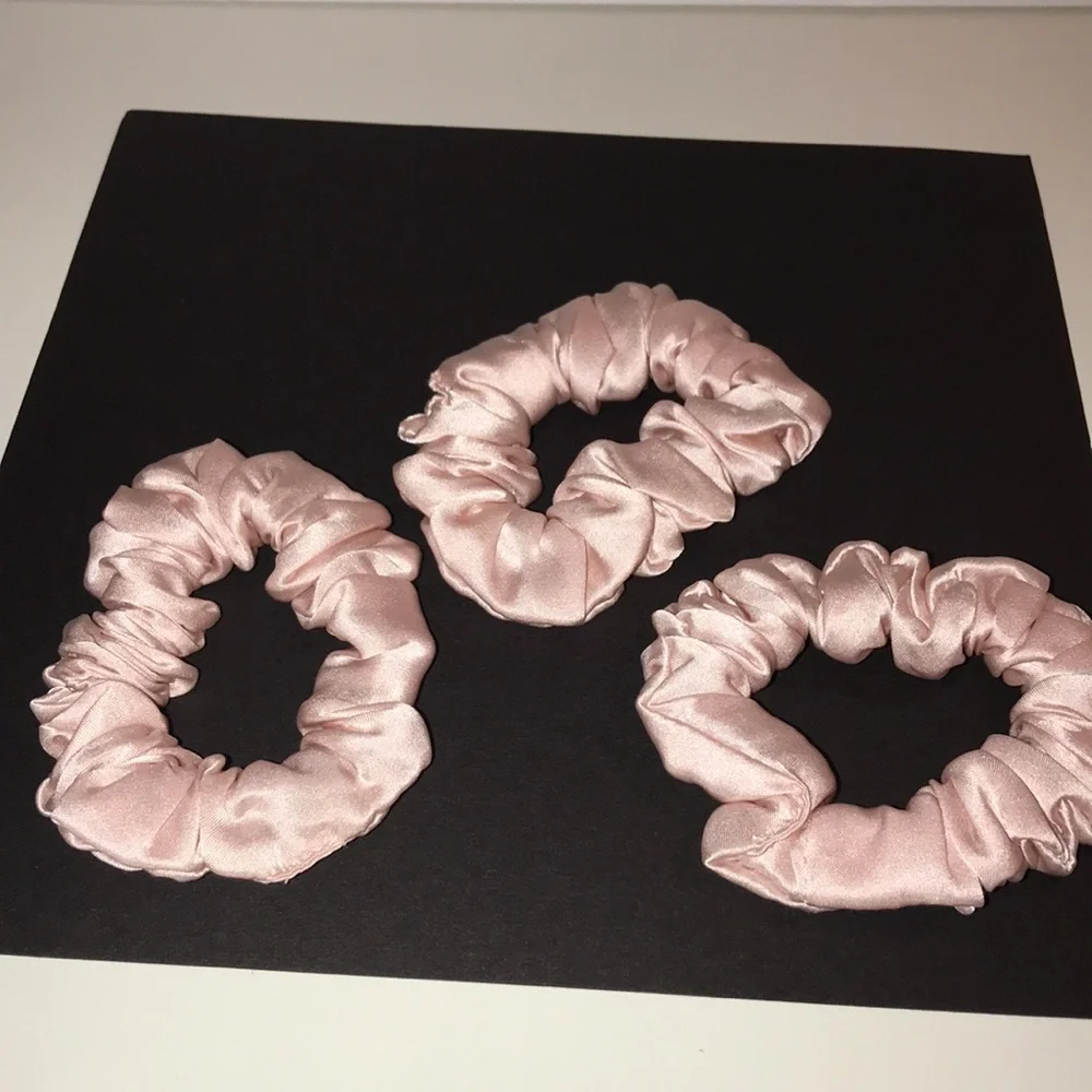 Celestial silk 100%mulberry silk set of three hair scrunchies NEW